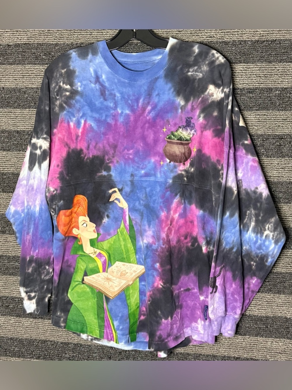 Disney Parks 2022 Hocus Pocus Tonight We Fly Spirit Jersey Men’s Large EUC